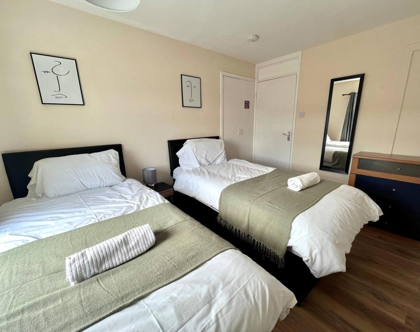 Central 4 Bedroom House With Driveway 泰恩河畔纽卡斯尔 外观 照片